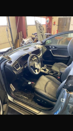 Kia XCeed PLUG IN HYBRID, снимка 4