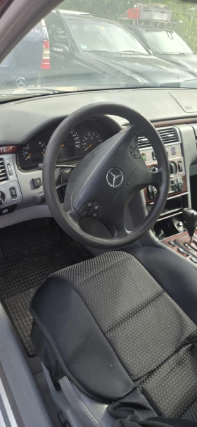 Mercedes-Benz E 240, снимка 3
