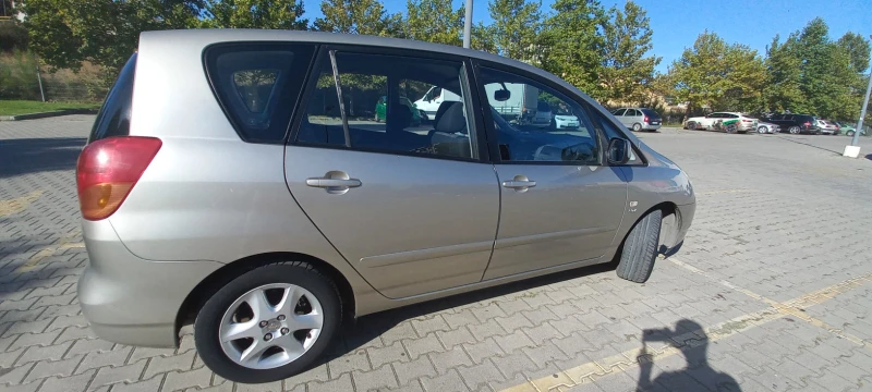 Toyota Corolla verso, снимка 11 - Автомобили и джипове - 47204869