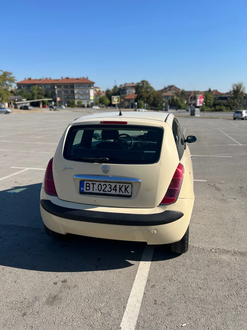 Lancia Ypsilon 1.2i, снимка 2 - Автомобили и джипове - 47693523