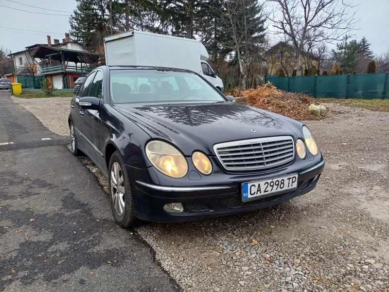 Mercedes-Benz E 270 2.7 CDI W211, снимка 3 - Автомобили и джипове - 48210518