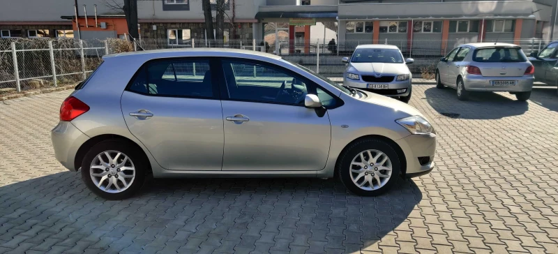 Toyota Auris 1.6 Valvematic, снимка 6 - Автомобили и джипове - 48922187