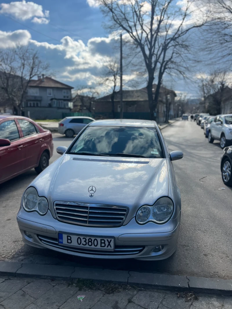 Mercedes-Benz 220, снимка 1 - Автомобили и джипове - 48995182