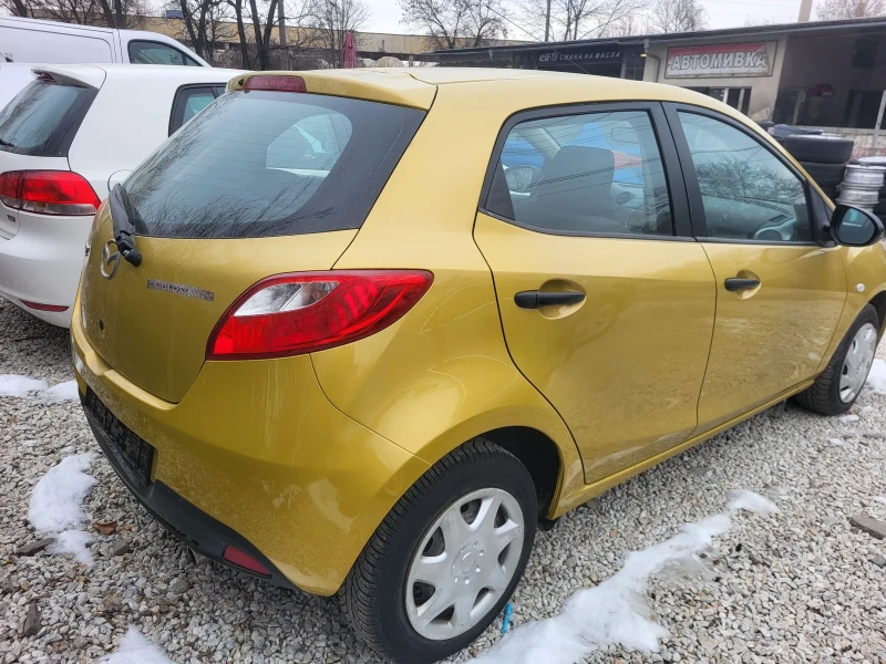 Mazda 2 1.3i, снимка 5 - Автомобили и джипове - 49387769