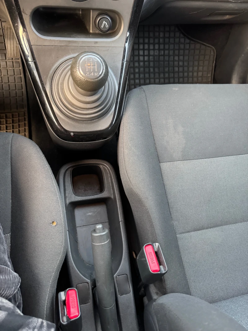 Opel Agila, снимка 13 - Автомобили и джипове - 52370256