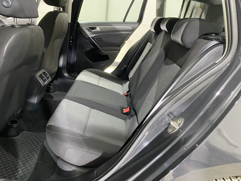 VW Golf 1.6 TDI * NAVI * 4Motion * , снимка 11 - Автомобили и джипове - 50394873