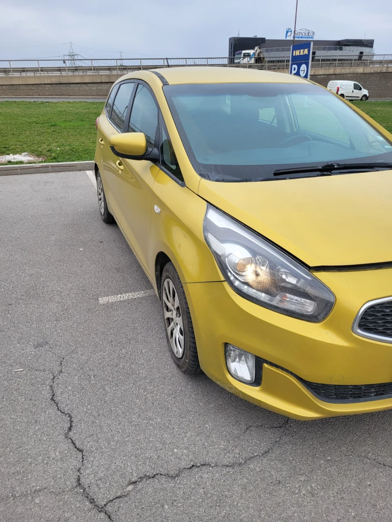 Kia Carens 1.7, снимка 3 - Автомобили и джипове - 52228921