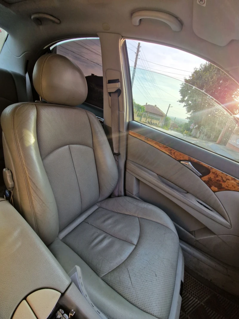 Mercedes-Benz E 320, снимка 10 - Автомобили и джипове - 51714415