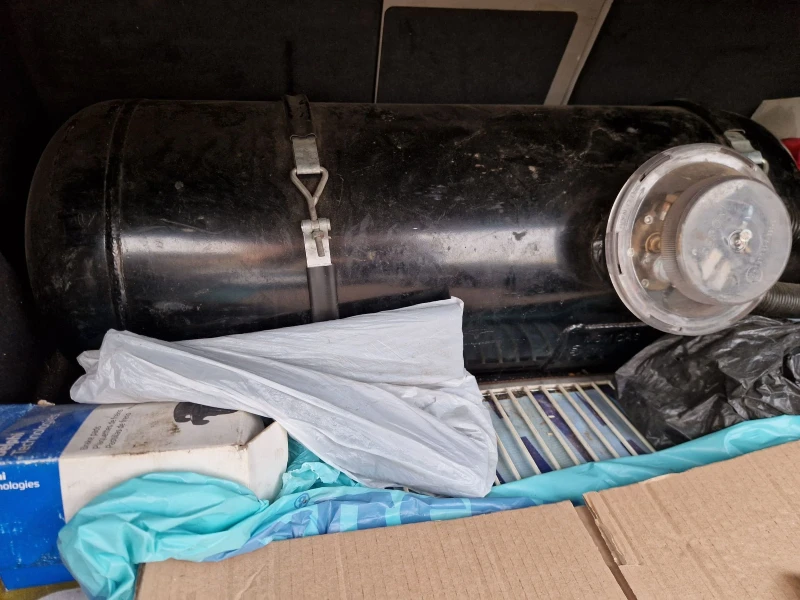 Mercedes-Benz E 320, снимка 12 - Автомобили и джипове - 51714415