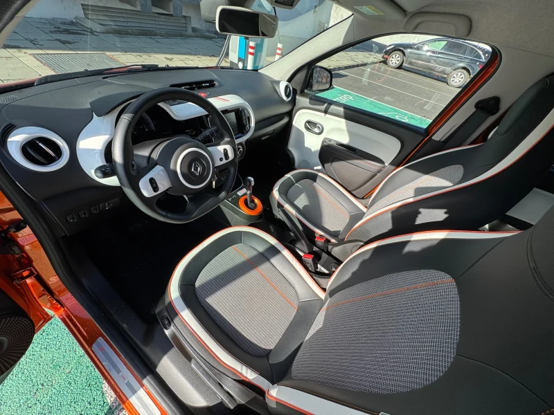 Renault Twingo ZE Vibes, снимка 12 - Автомобили и джипове - 52618096