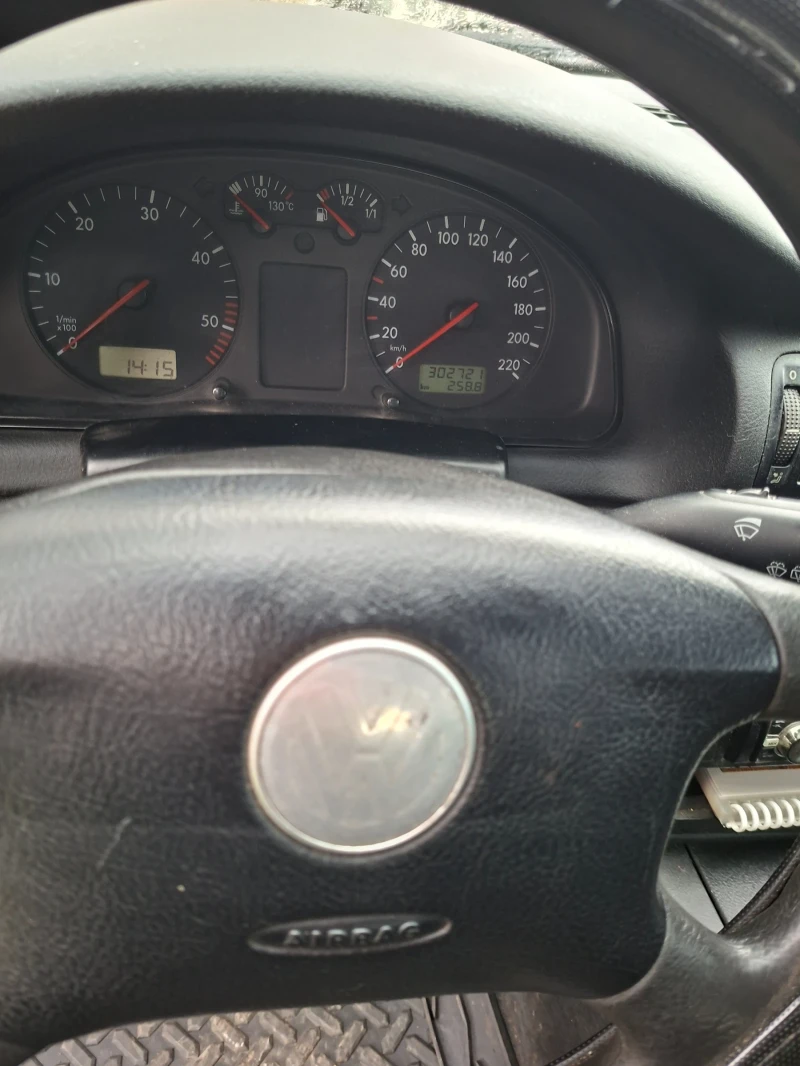 VW Passat, снимка 8 - Автомобили и джипове - 52892481