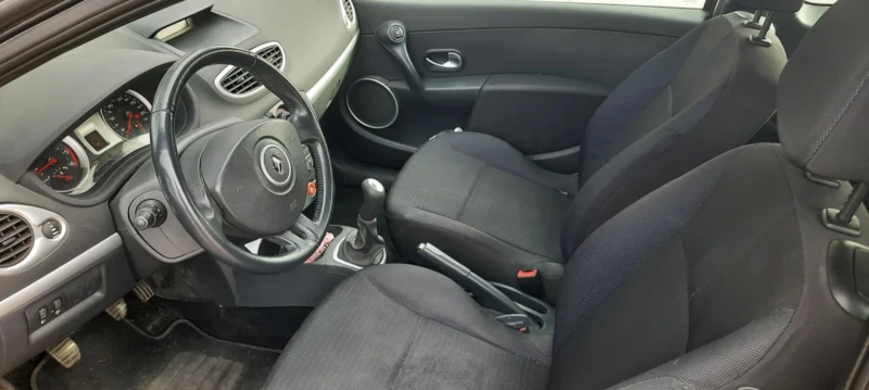 Renault Clio 1.5 dci, снимка 8 - Автомобили и джипове - 53180036