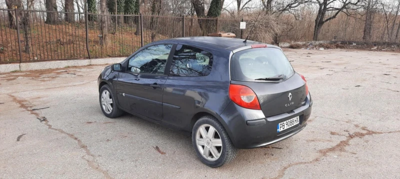 Renault Clio 1.5 dci, снимка 4 - Автомобили и джипове - 53180036