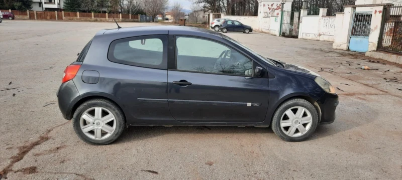 Renault Clio 1.5 dci, снимка 6 - Автомобили и джипове - 53180036