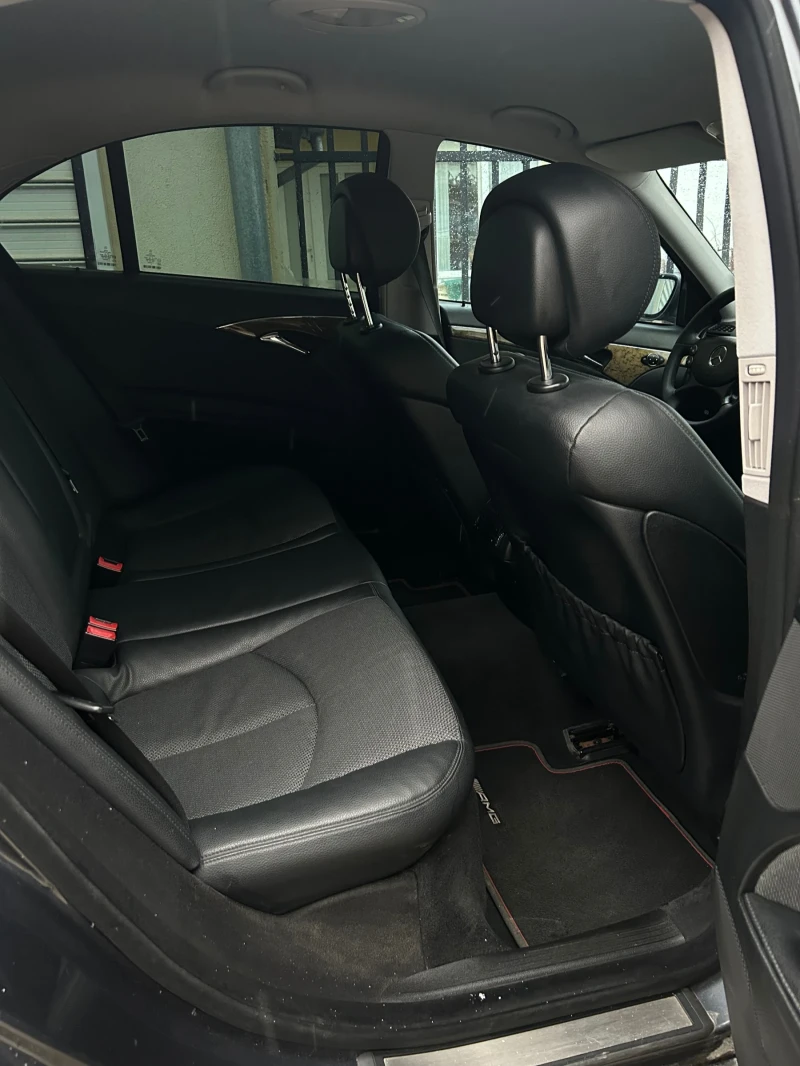 Mercedes-Benz E 280, снимка 11 - Автомобили и джипове - 53492760