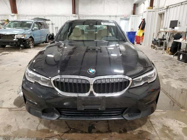 BMW 330 2.0L 4 All wheel drive, снимка 13 - Автомобили и джипове - 48655855