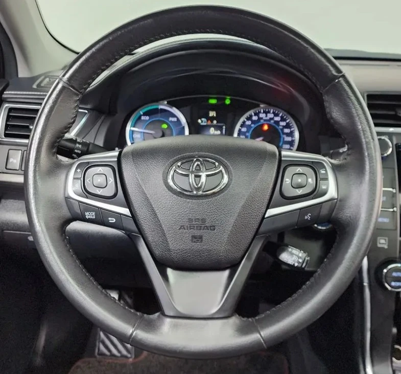 Toyota Camry 2.5 Хибрид, снимка 4 - Автомобили и джипове - 54996538