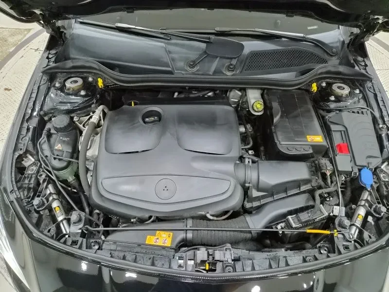 Mercedes-Benz CLA 250 4Matic Amg Line, снимка 6 - Автомобили и джипове - 55037150