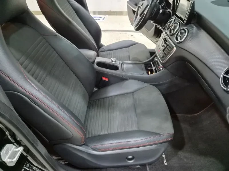 Mercedes-Benz CLA 250 4Matic Amg Line, снимка 11 - Автомобили и джипове - 55037150