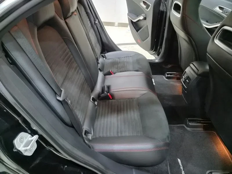 Mercedes-Benz CLA 250 4Matic Amg Line, снимка 13 - Автомобили и джипове - 55037150