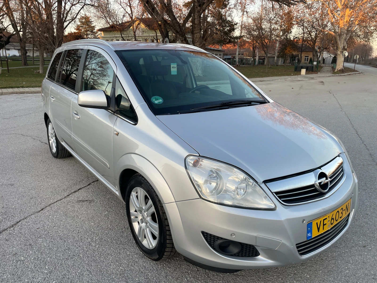 Opel Zafira 1.7CDTI Cosmo 7места - изображение 2