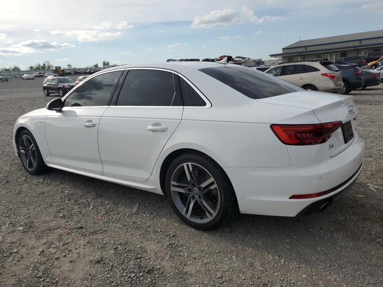 Audi A4 PREMIUM PLUS - изображение 2