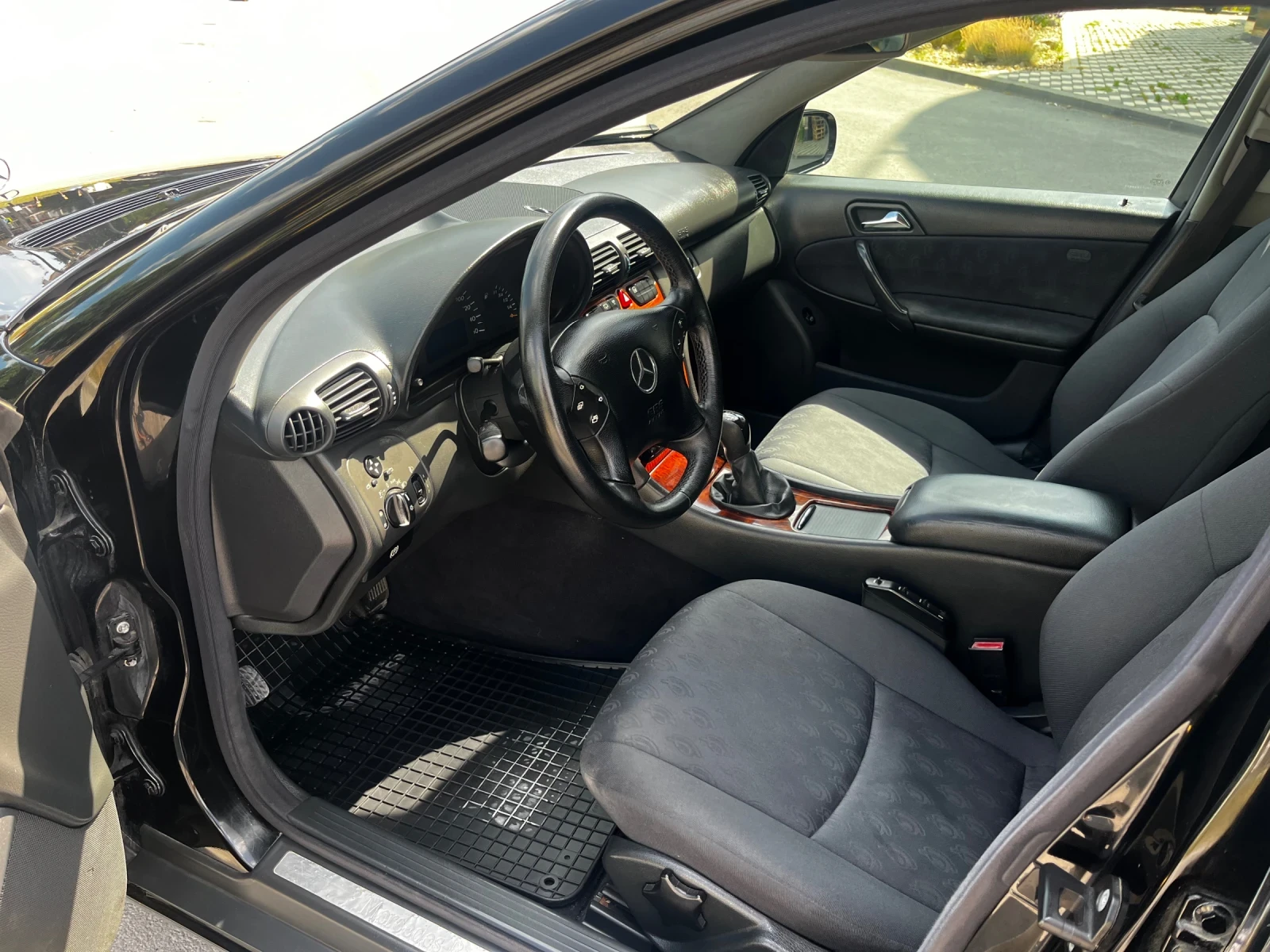 Mercedes-Benz C 220  - изображение 8