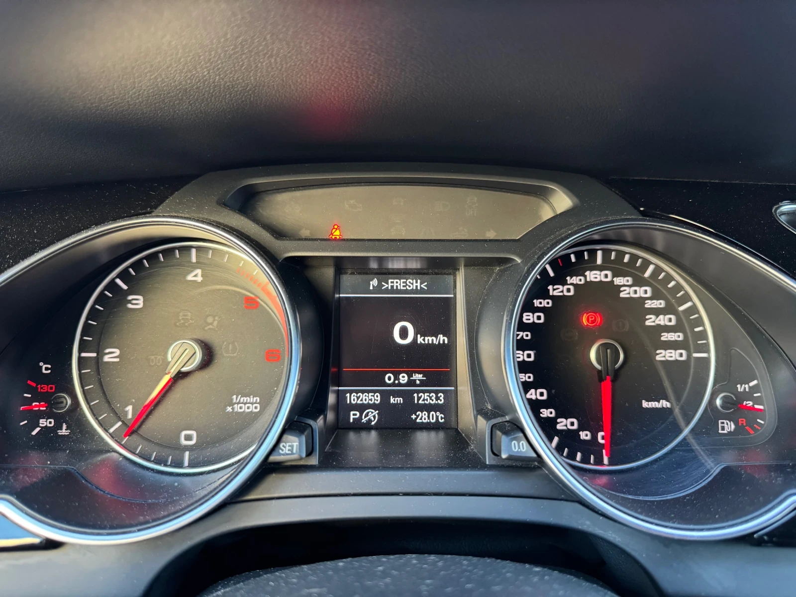 Audi A5 Quattro 2.0 TDI Black Optic S-Line - изображение 7