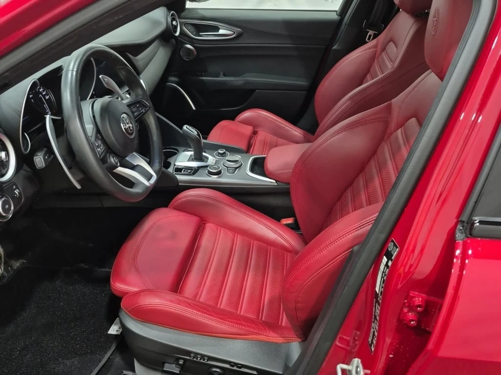 Alfa Romeo Giulia * VELOCE * CARFAX *  - изображение 5