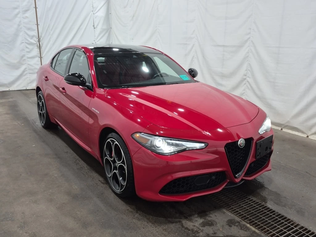 Alfa Romeo Giulia * VELOCE * CARFAX *  - изображение 2