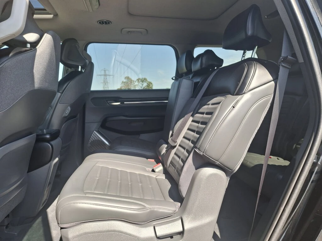 Kia EV9 Land w/Plus Pkg AWD | 7 Passenger | Leather | Dual | Mobile.bg � ����������� 15