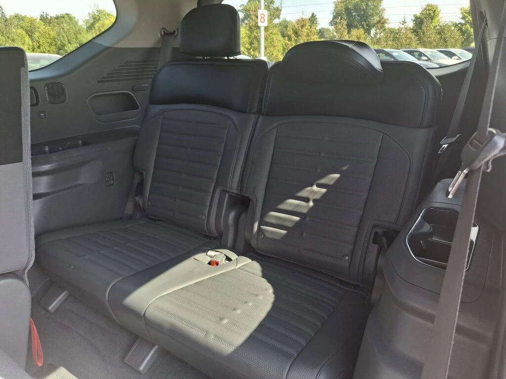 Kia EV9 Land w/Plus Pkg AWD | 7 Passenger | Leather | Dual | Mobile.bg � ����������� 16
