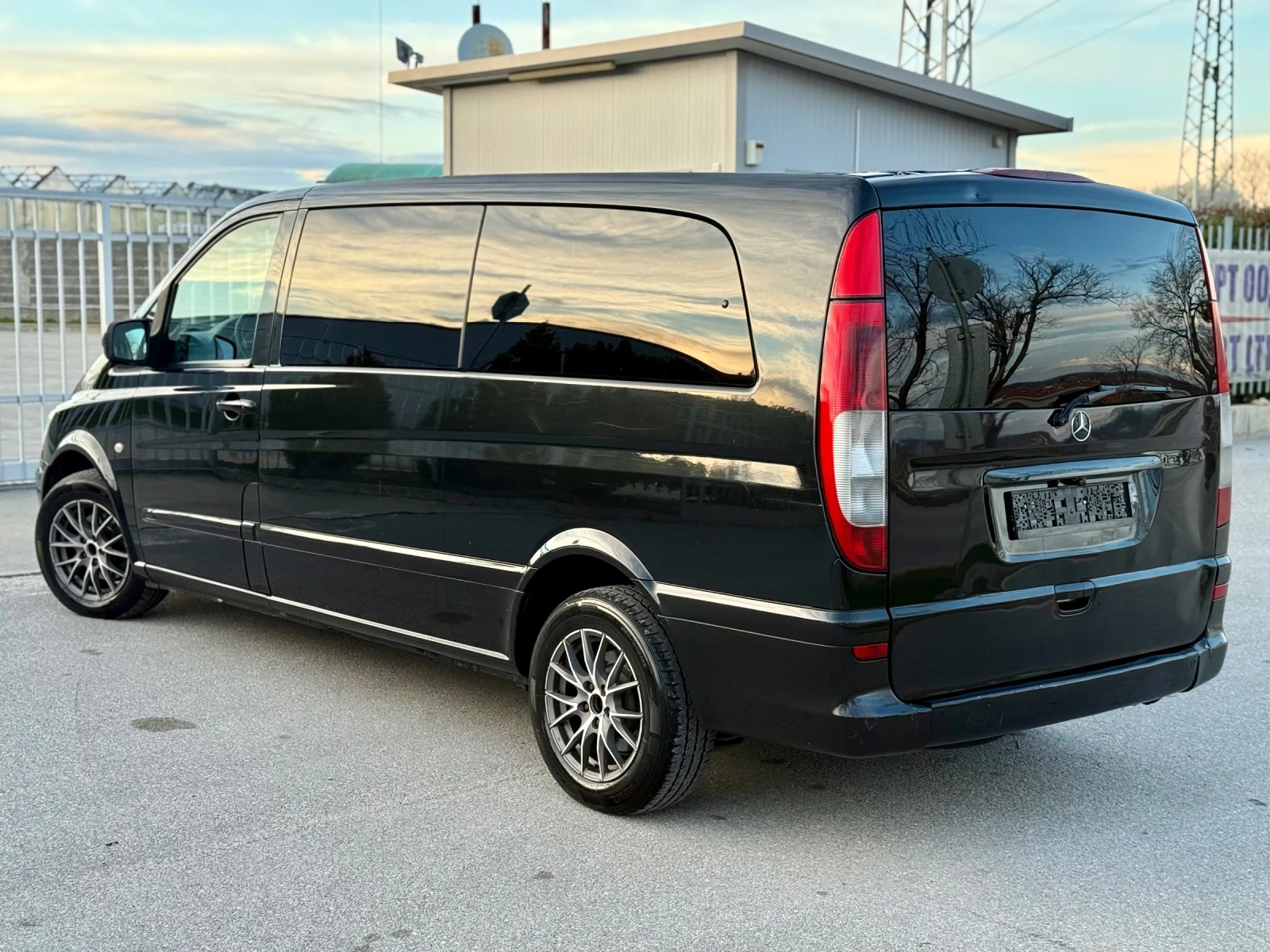 Mercedes-Benz Viano EXTRA LONG/ 2.2CDI/ OM646/ 8+ 1/ КОЖА/NAVI/CAMERA, снимка 5 - Автомобили и джипове - 54009758