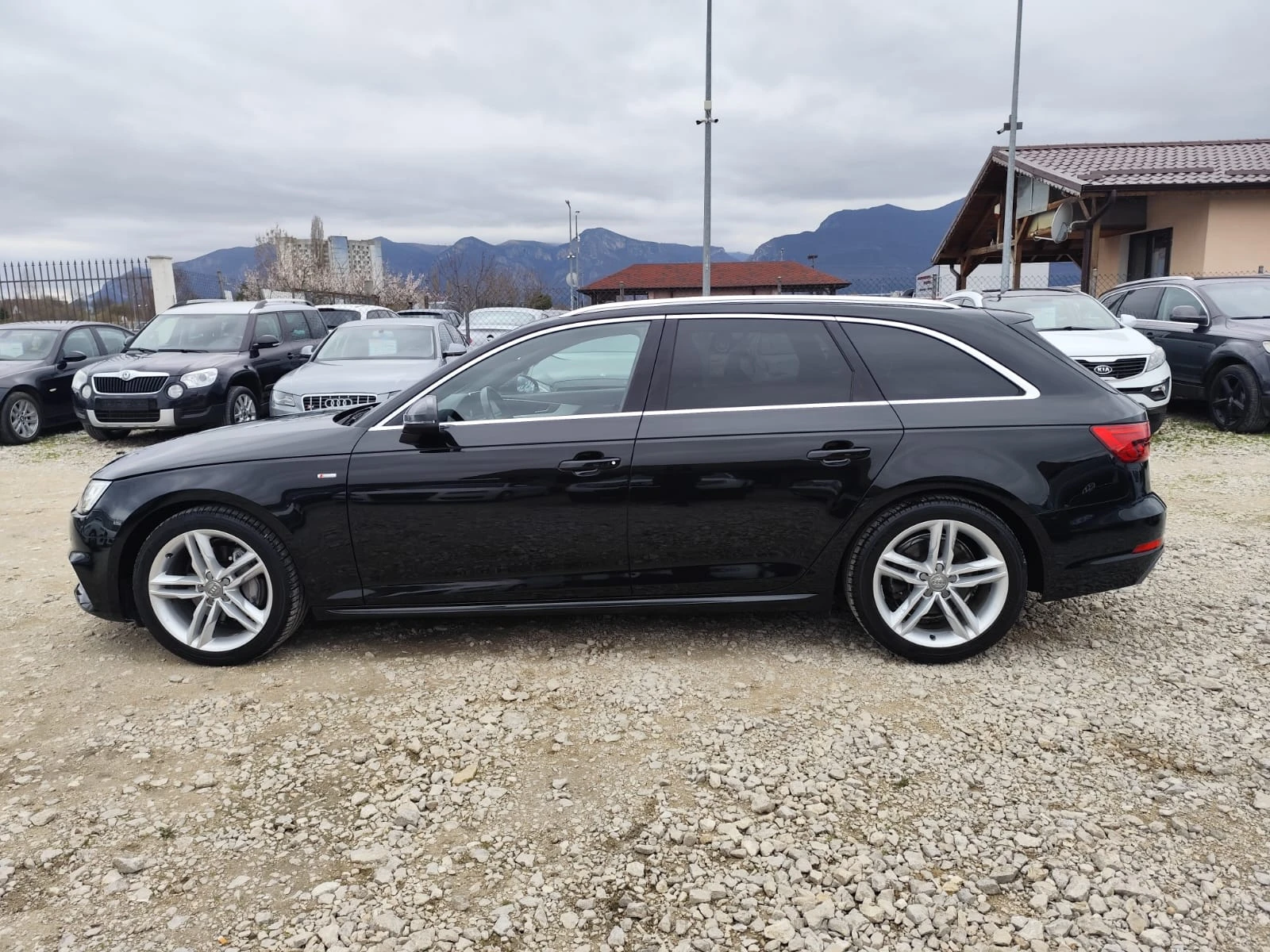 Audi A4 2.0  Quattro, снимка 9 - Автомобили и джипове - 54057342