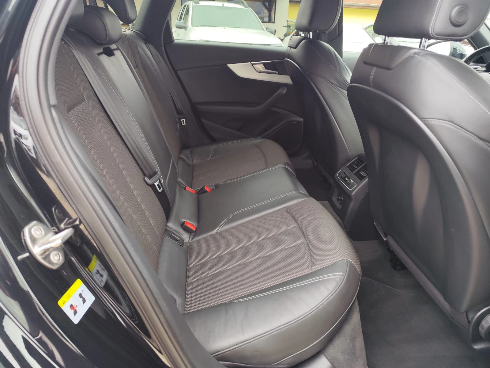 Audi A4 2.0  Quattro, снимка 15 - Автомобили и джипове - 54057342