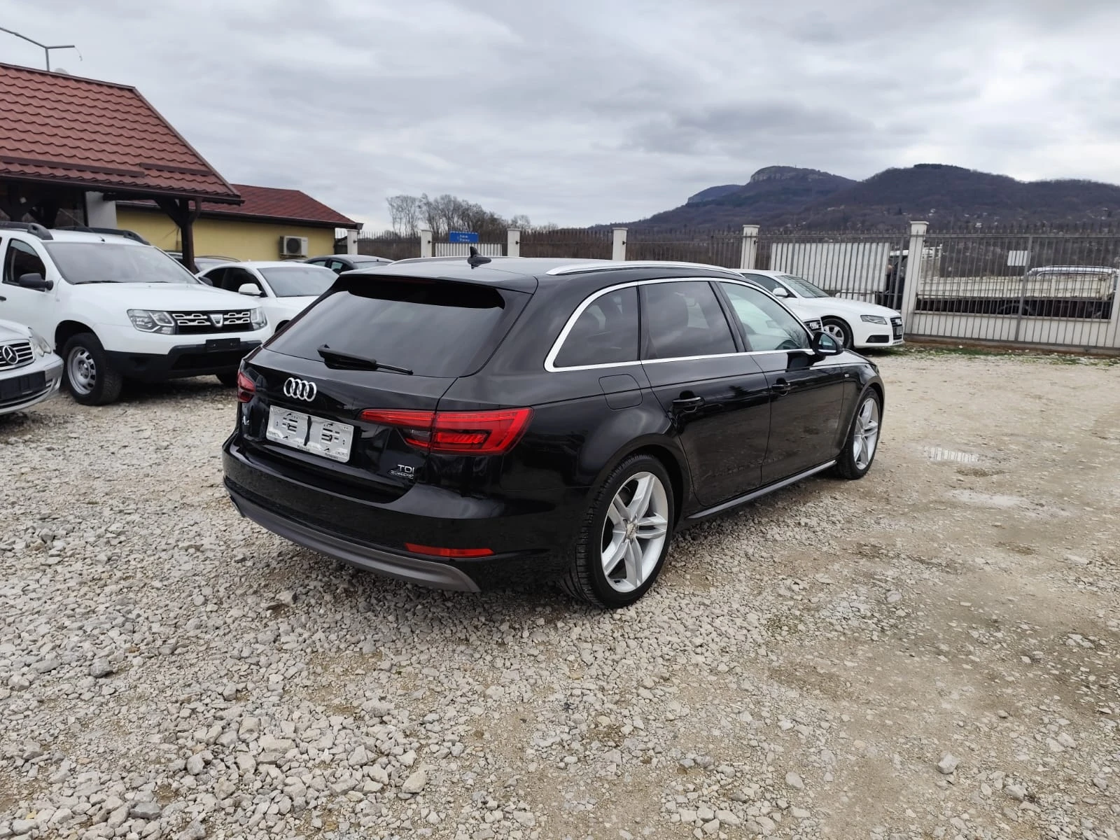Audi A4 2.0  Quattro, снимка 5 - Автомобили и джипове - 54057342