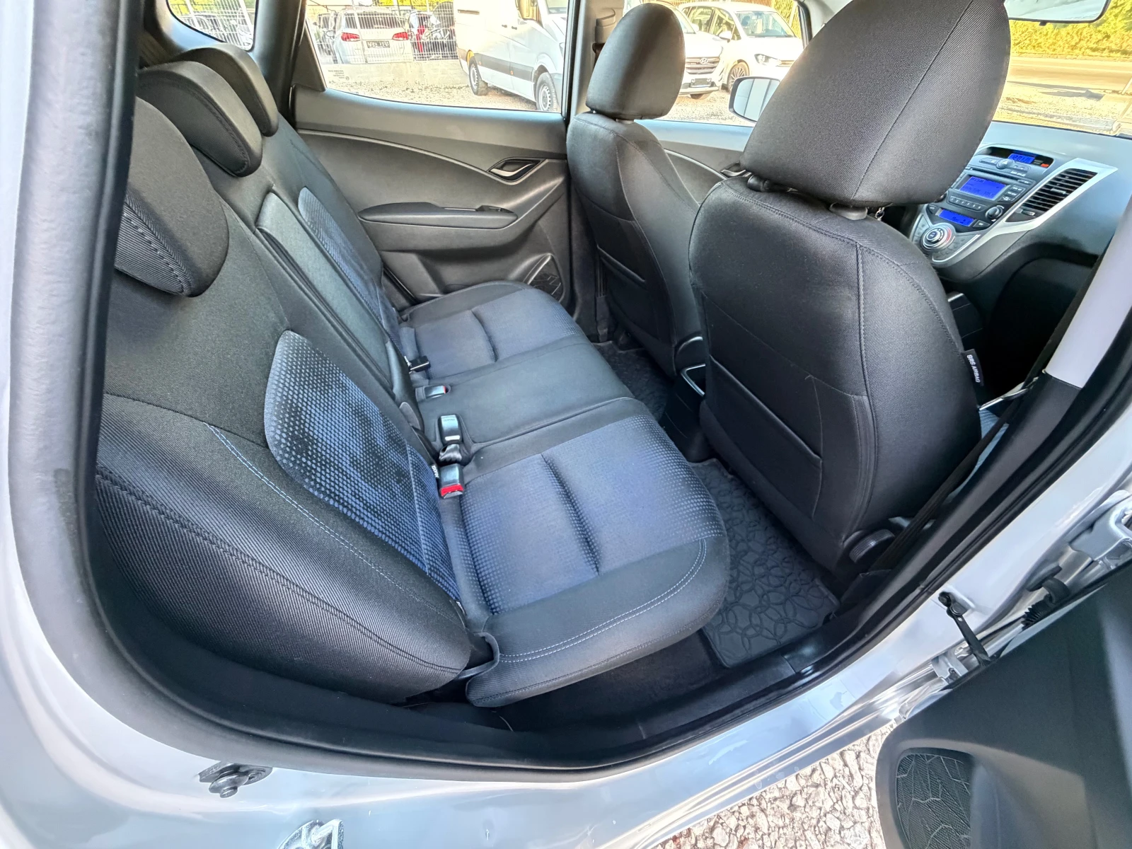 Hyundai Ix20 1.4BENZIN* TOP* KLIMATRONIK* 105000KM* EVRO5, снимка 8 - Автомобили и джипове - 54717612