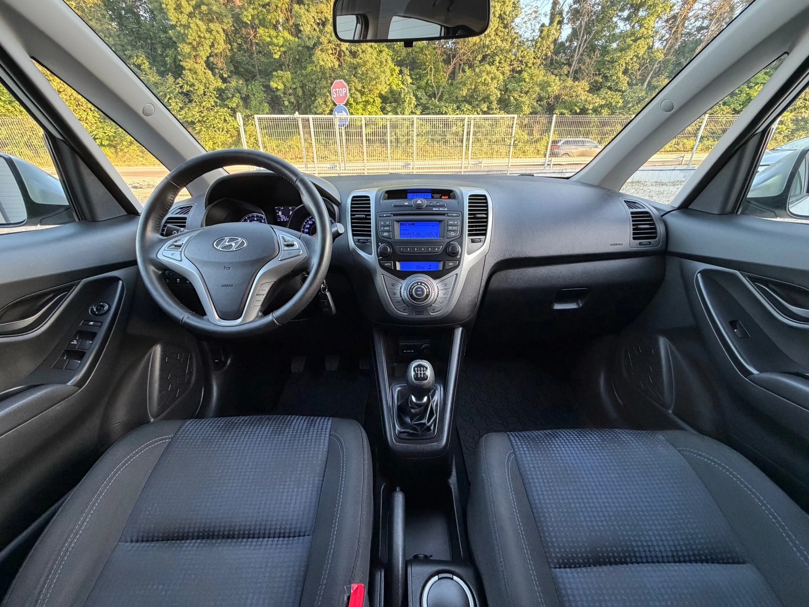 Hyundai Ix20 1.4BENZIN* TOP* KLIMATRONIK* 105000KM* EVRO5, снимка 10 - Автомобили и джипове - 54717612