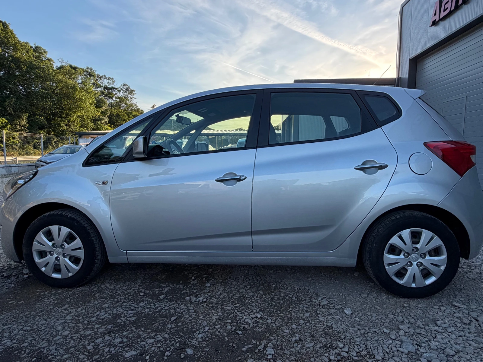 Hyundai Ix20 1.4BENZIN* TOP* KLIMATRONIK* 105000KM* EVRO5, снимка 16 - Автомобили и джипове - 54717612