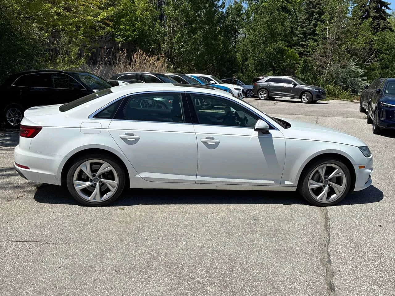 Audi A4 Progressiv /360/LED/ПОДГРЕВИ/АВТОКРЕДИТ, снимка 3 - Автомобили и джипове - 54748267