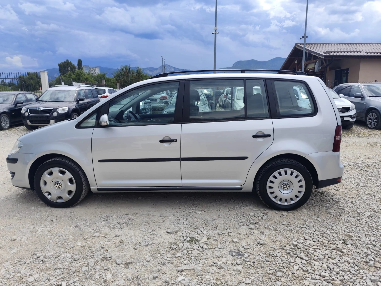VW Touran 1.9 дизел 90 кс.111657 кл., снимка 9 - Автомобили и джипове - 55208108