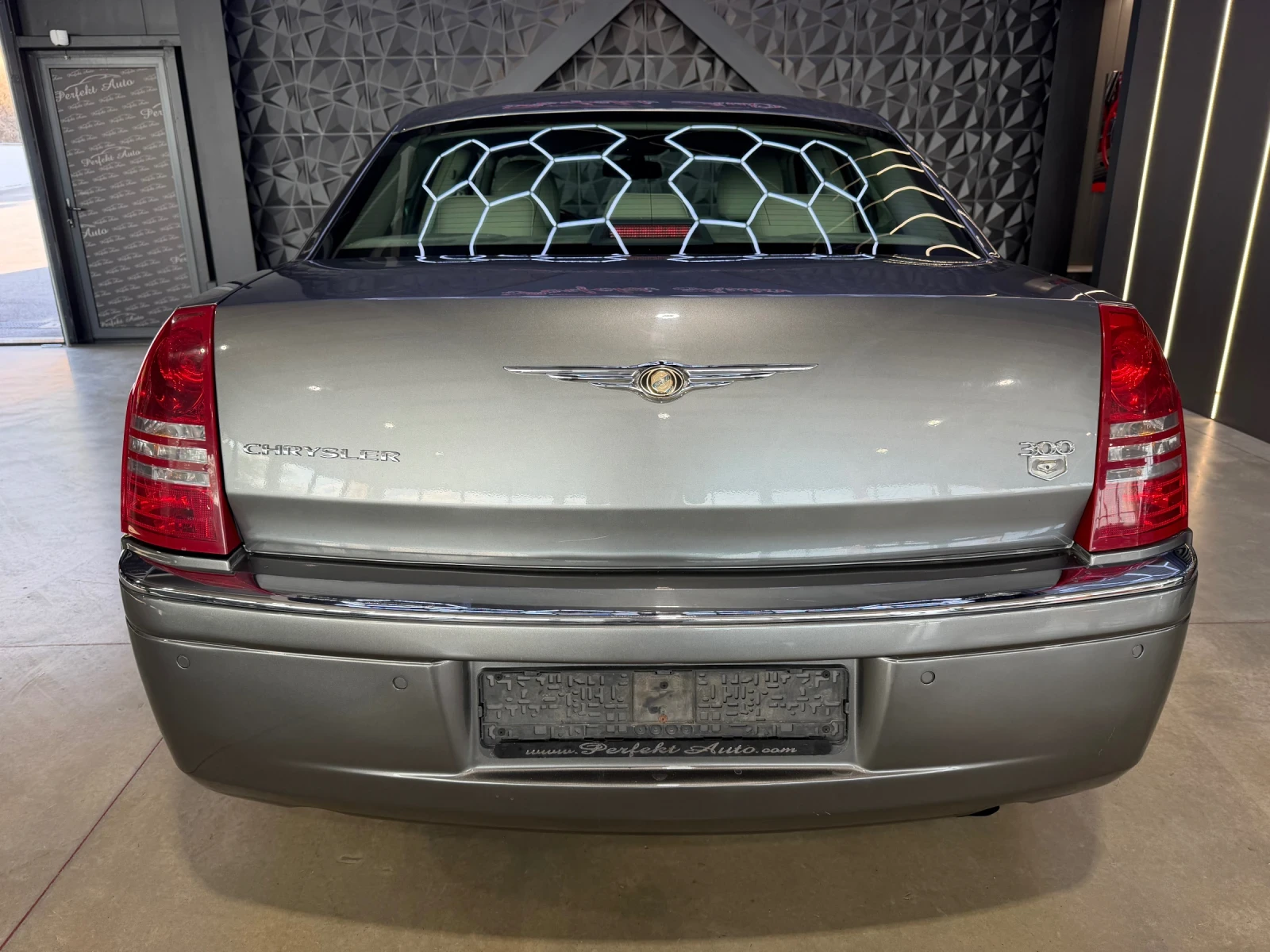 Chrysler 300c 3.5 * 1 Собственик * , снимка 4 - Автомобили и джипове - 55453713