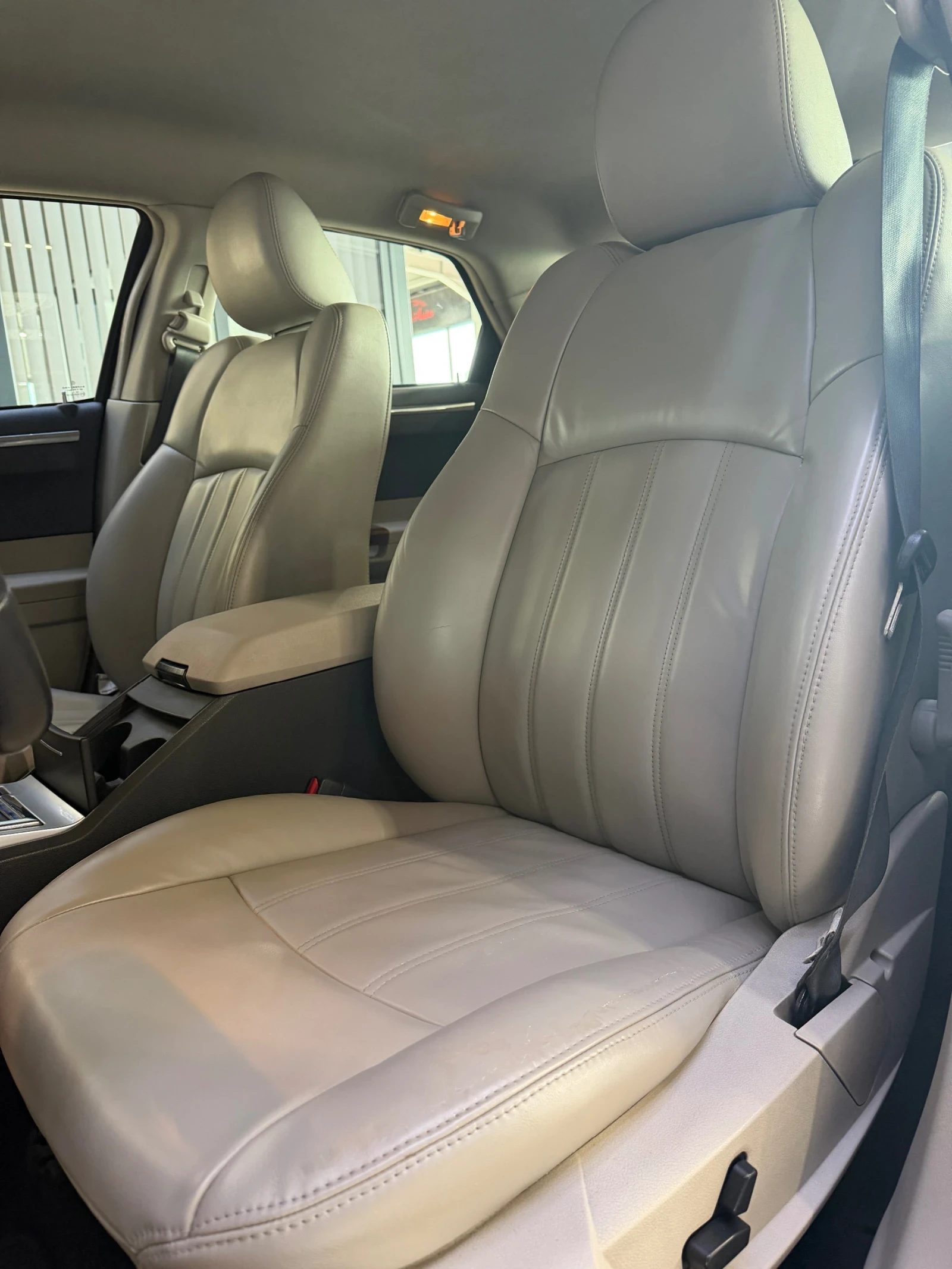 Chrysler 300c 3.5 * 1 Собственик * , снимка 13 - Автомобили и джипове - 55453713