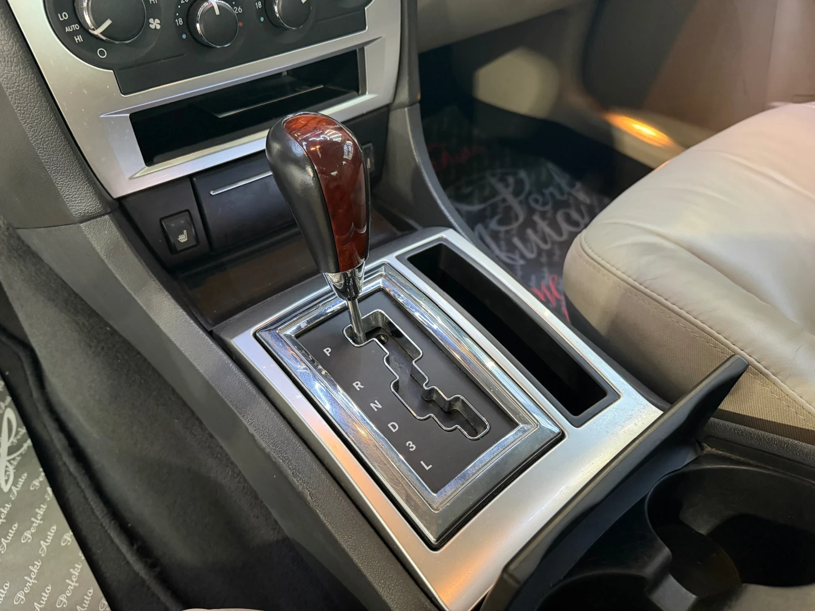 Chrysler 300c 3.5 * 1 Собственик * , снимка 8 - Автомобили и джипове - 55453713