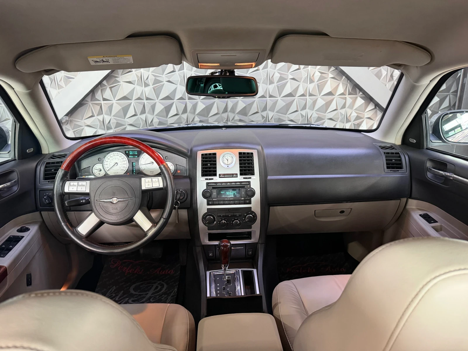 Chrysler 300c 3.5 * 1 Собственик * , снимка 6 - Автомобили и джипове - 55453713
