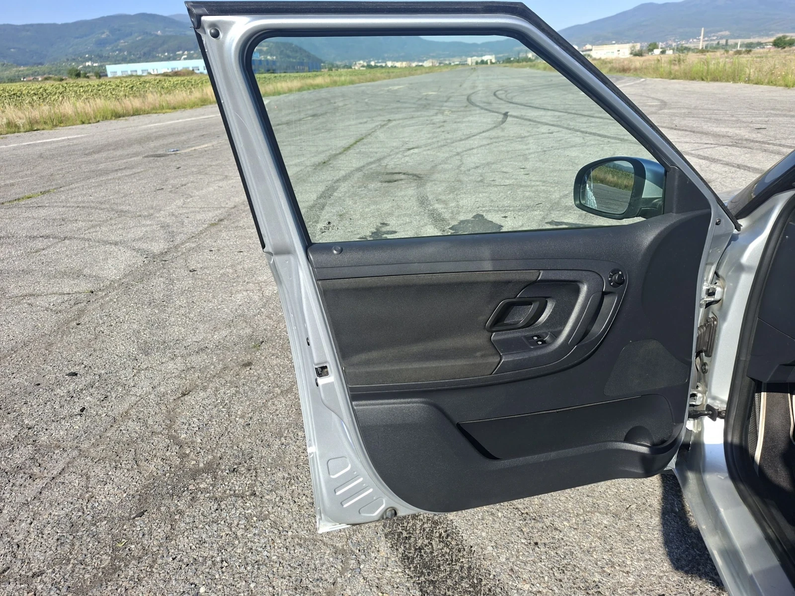 Skoda Fabia 1.2 benz, снимка 8 - Автомобили и джипове - 55470973