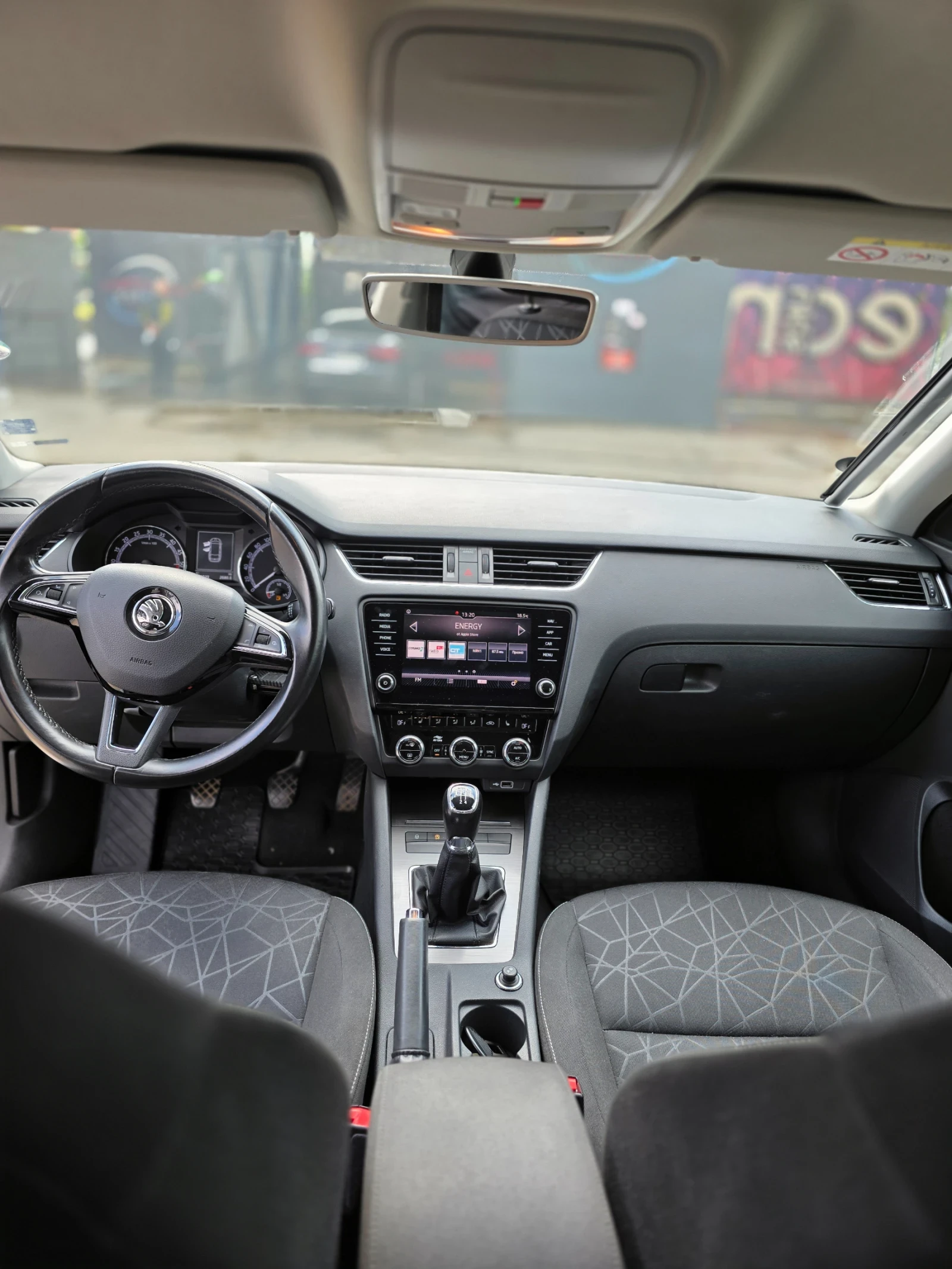 Skoda Octavia 1.6 TDI, снимка 13 - Автомобили и джипове - 55939632