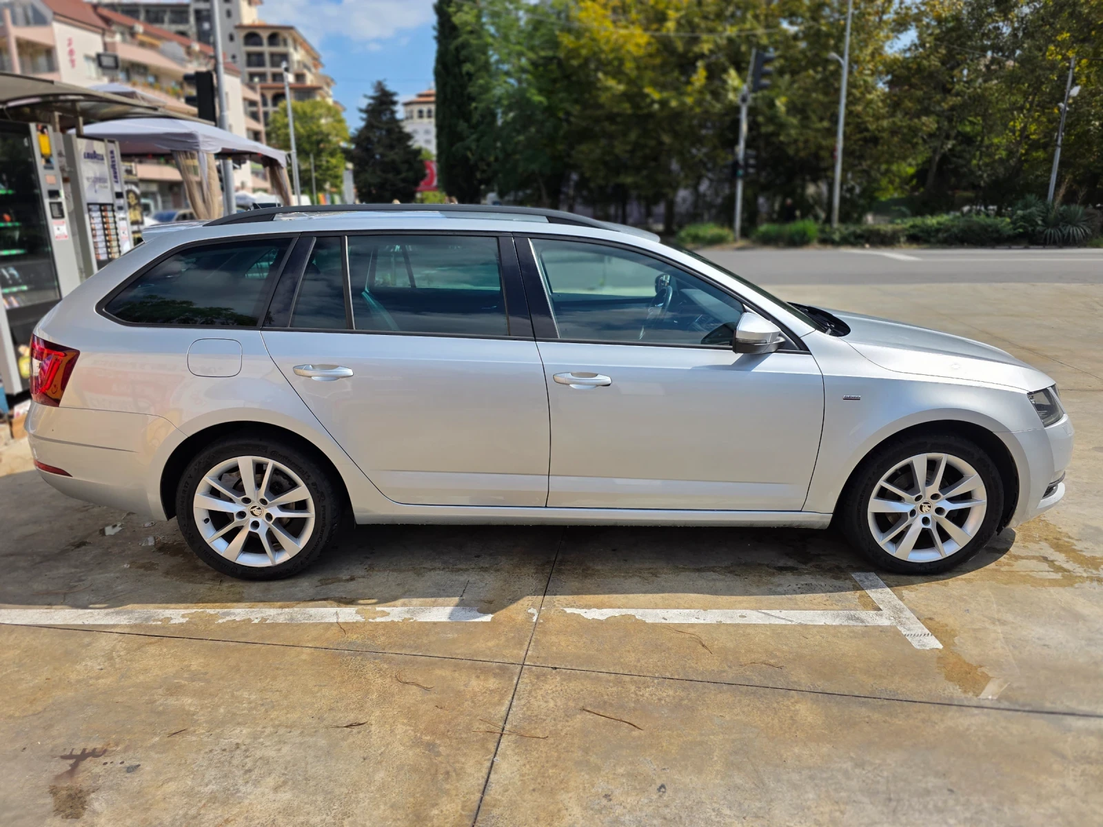Skoda Octavia 1.6 TDI, снимка 4 - Автомобили и джипове - 55939632