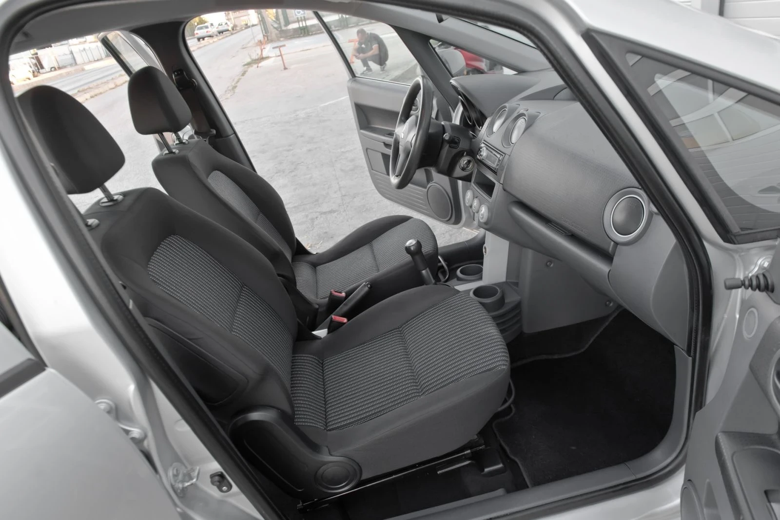 Mitsubishi Colt 1.0 Clima, снимка 10 - Автомобили и джипове - 56420606
