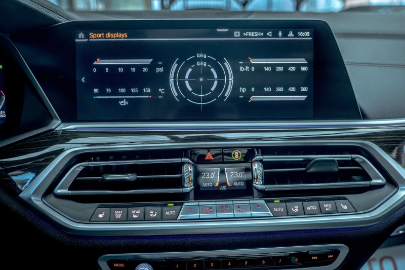 BMW X7 M50i/Harman Kardon/SKY Lounge/Кристал/Камера 360/H, снимка 12 - Автомобили и джипове - 53165903